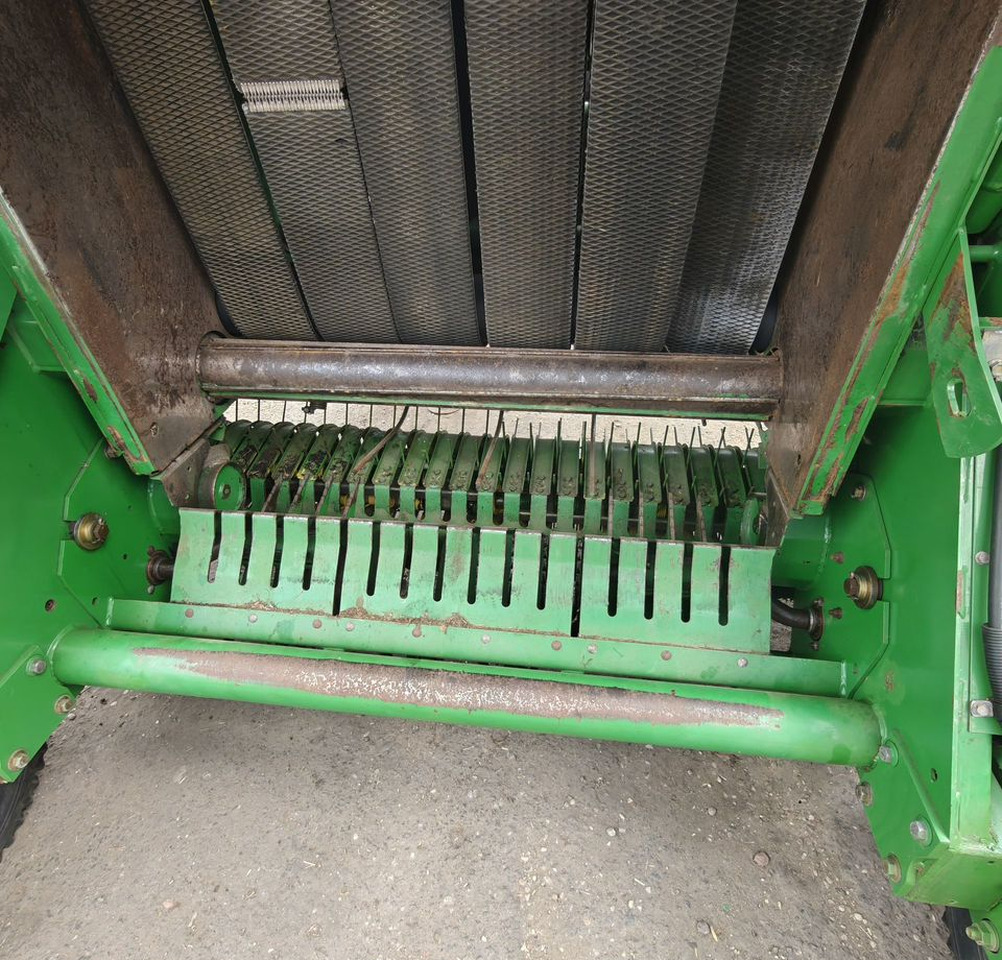 Пресс-подборщик рулонный John Deere 592: фото 15