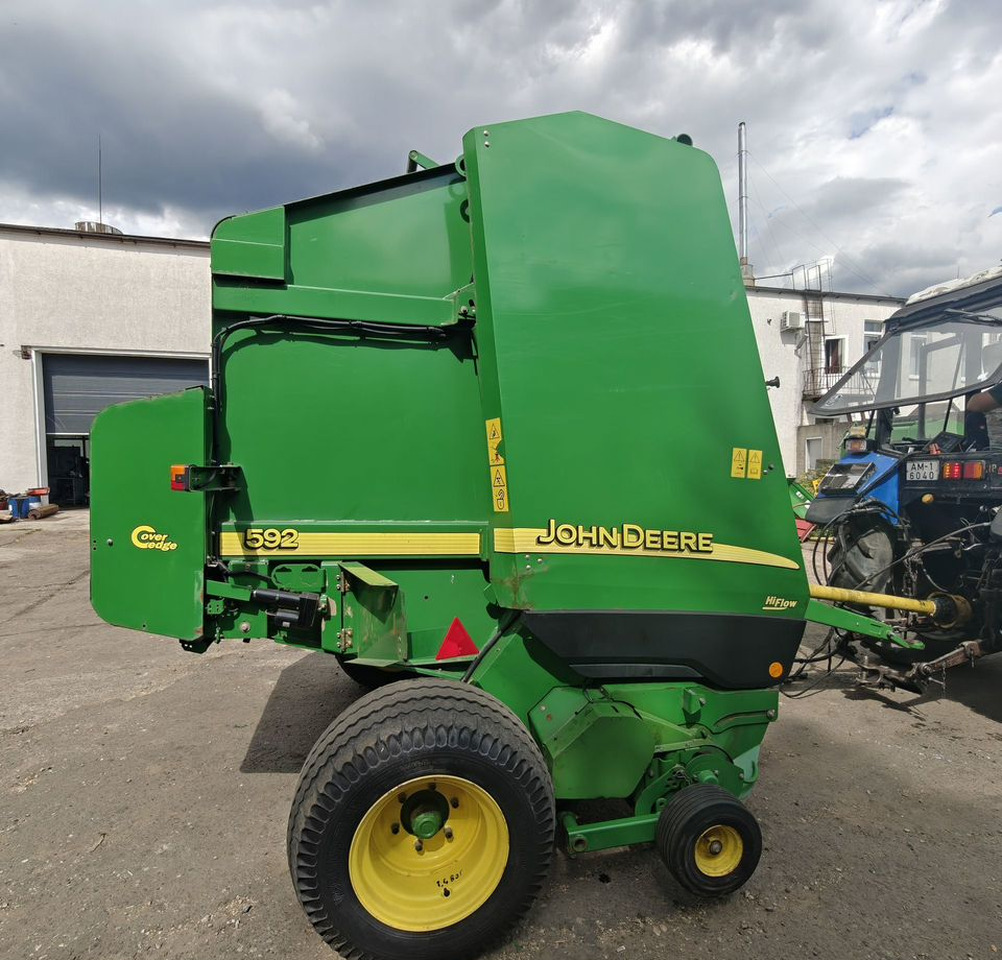John Deere 592 - Пресс-подборщик рулонный: фото 3 John Deere 592 - Пресс-подборщик рулонный: фото 3