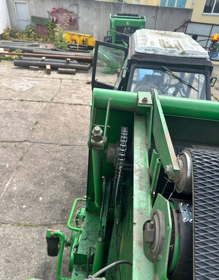 Пресс-подборщик рулонный John Deere 592: фото 18