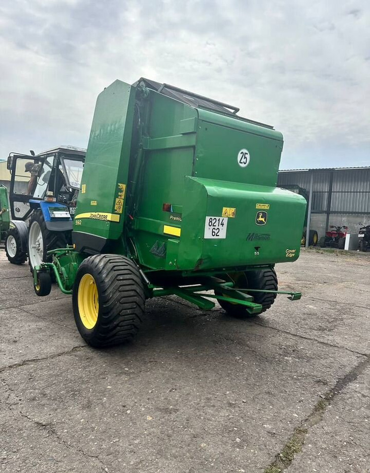 Пресс-подборщик рулонный John Deere 592: фото 6