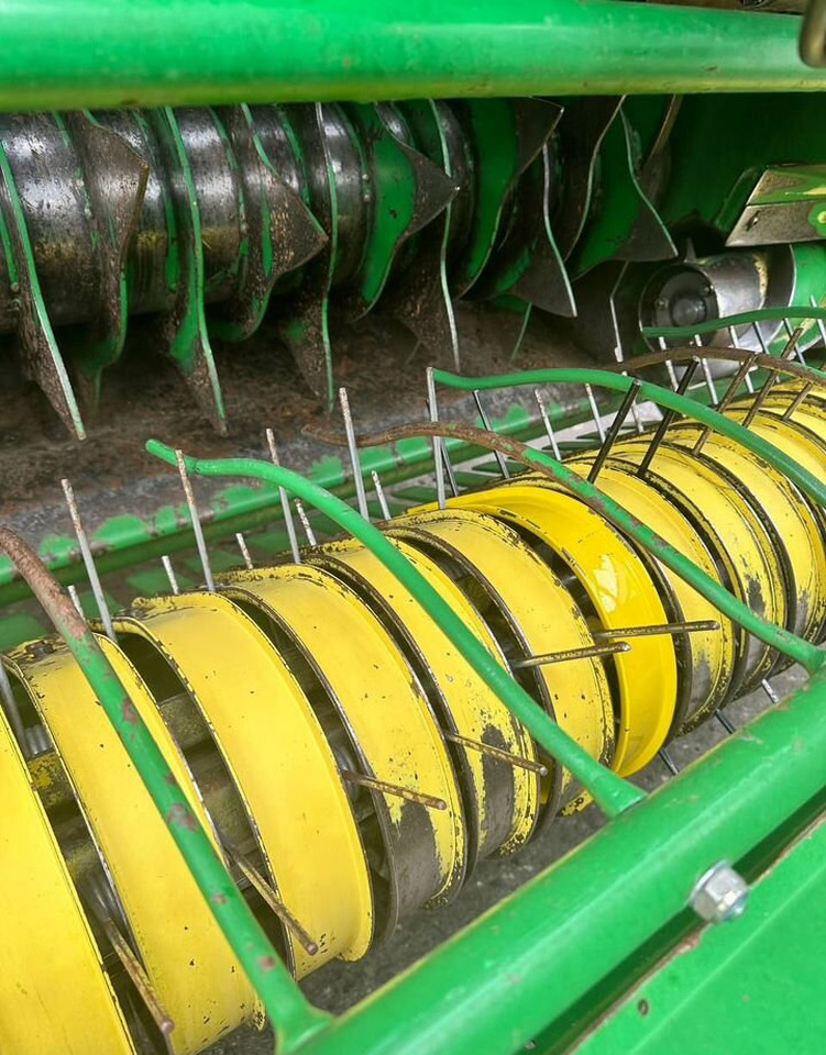 Пресс-подборщик рулонный John Deere 592: фото 6