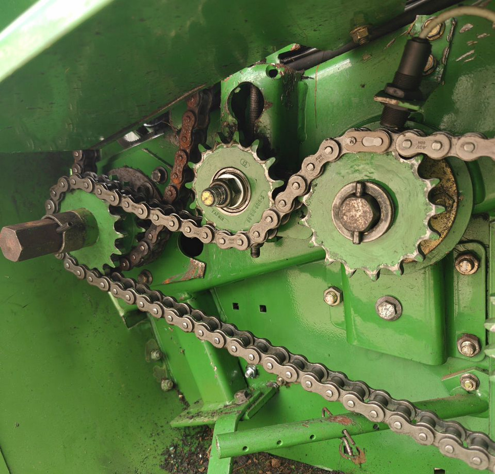 Пресс-подборщик рулонный John Deere 592: фото 19