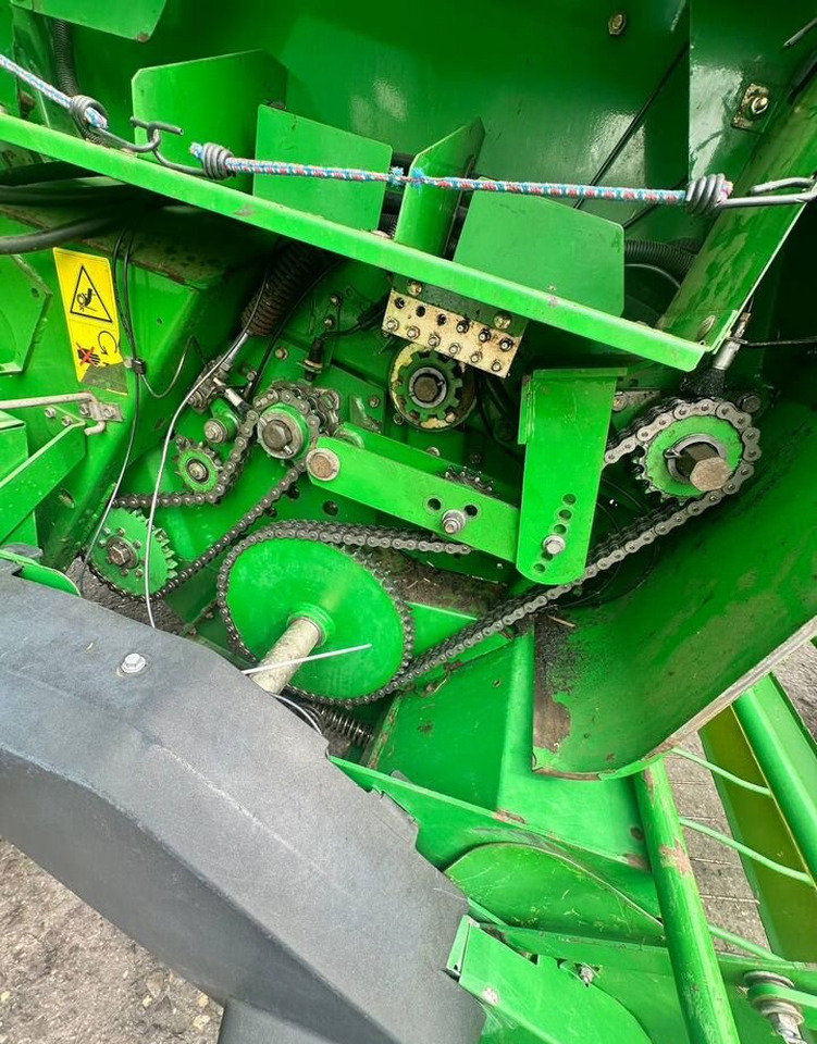 Пресс-подборщик рулонный John Deere 592: фото 8