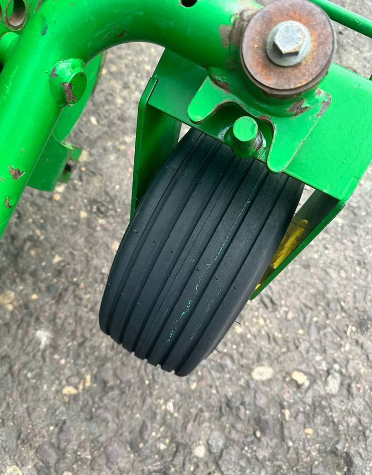Пресс-подборщик рулонный John Deere 592: фото 26