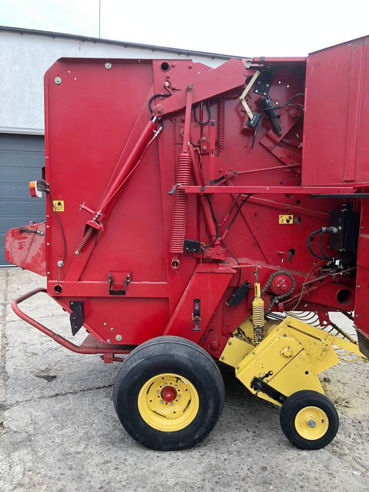 NEW HOLLAND 658 Cropcutter - Пресс-подборщик рулонный: фото 5 NEW HOLLAND 658 Cropcutter - Пресс-подборщик рулонный: фото 5