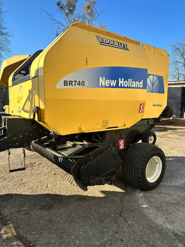 NEW HOLLAND 740A - Пресс-подборщик рулонный: фото 2 NEW HOLLAND 740A - Пресс-подборщик рулонный: фото 2