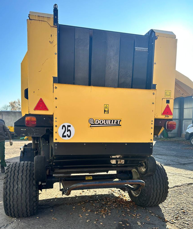 NEW HOLLAND BR 740A - Пресс-подборщик рулонный: фото 4 NEW HOLLAND BR 740A - Пресс-подборщик рулонный: фото 4