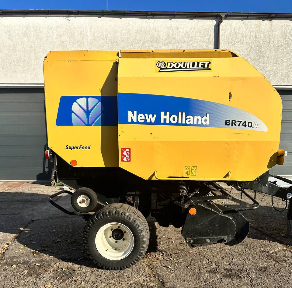 NEW HOLLAND BR 740A - Пресс-подборщик рулонный: фото 2 NEW HOLLAND BR 740A - Пресс-подборщик рулонный: фото 2