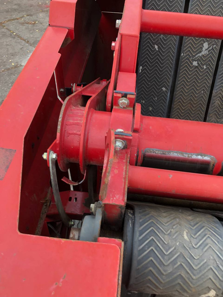 Пресс-подборщик рулонный NEW HOLLAND BR 750: фото 17
