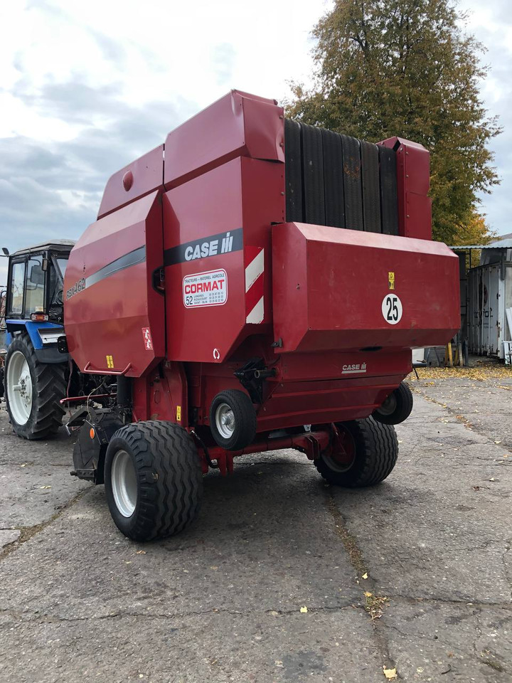 NEW HOLLAND BR 750 - Пресс-подборщик рулонный: фото 5 NEW HOLLAND BR 750 - Пресс-подборщик рулонный: фото 5