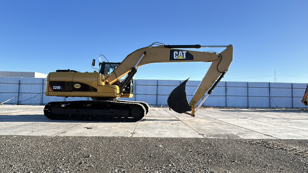 CATERPILLAR 320DL - Гусеничный экскаватор: фото 1 CATERPILLAR 320DL - Гусеничный экскаватор: фото 1