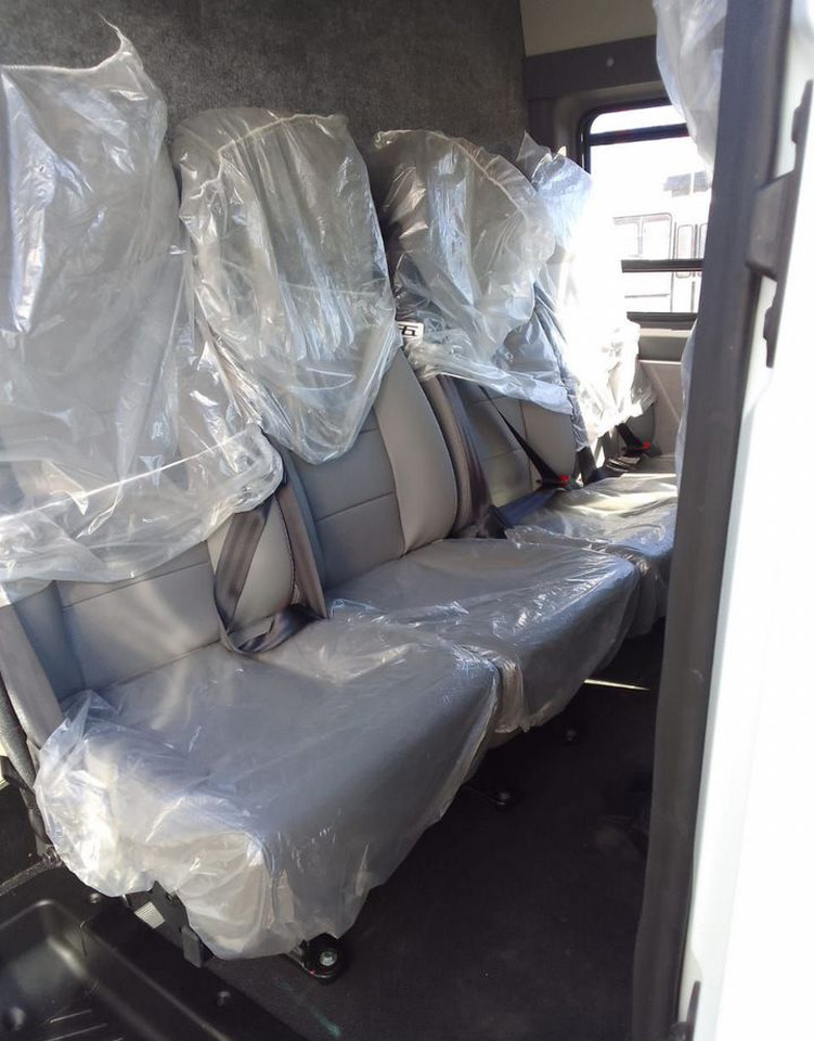 Новый Цельнометаллический фургон, Грузопассажирский фургон МАЗ 365022: фото 6