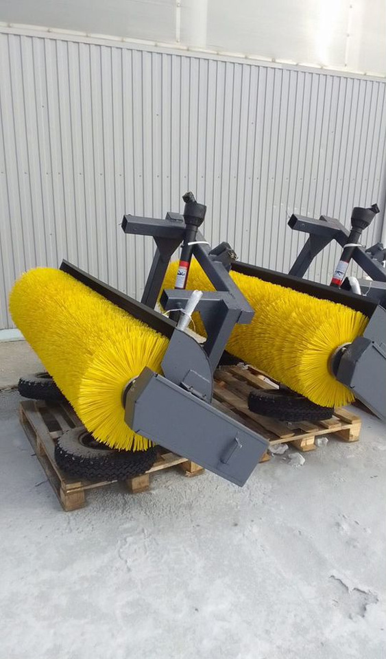 Щетка коммунальная на трактор мтз - Щетка для Коммунальных тракторов: фото 1 Щетка коммунальная на трактор мтз - Щетка для Коммунальных тракторов: фото 1