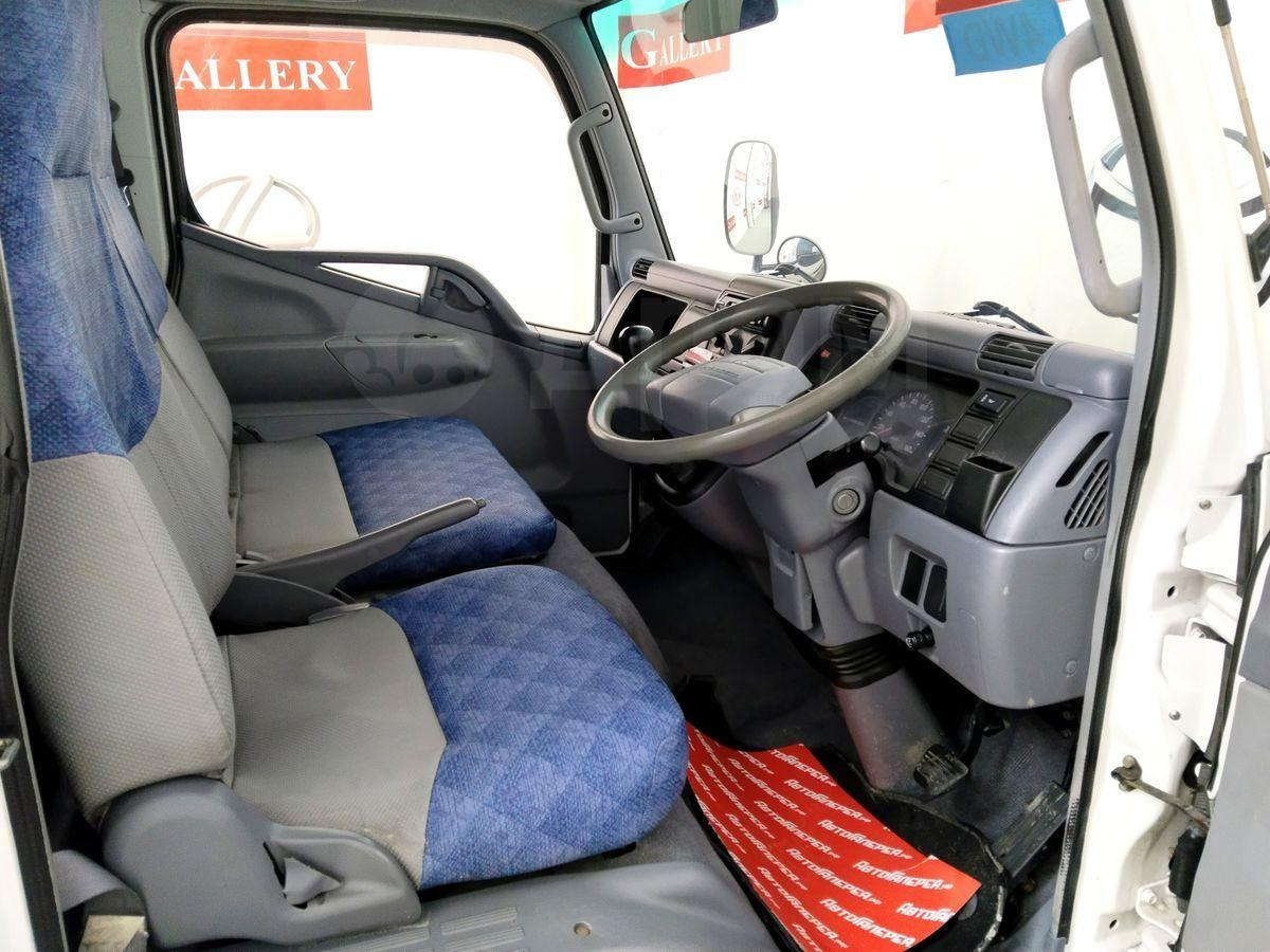 Грузовик с закрытым кузовом Mitsubishi Fuso Canter: фото 8