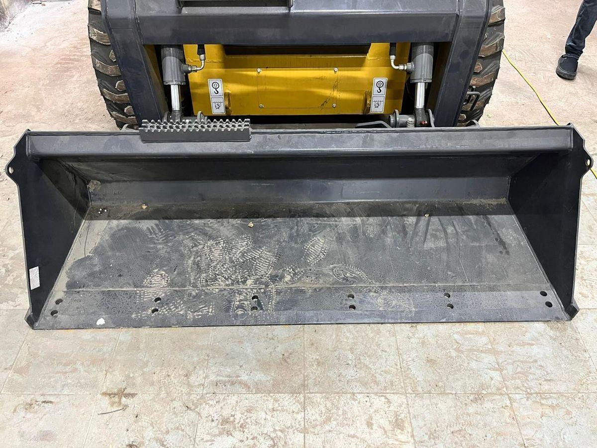 Новый Мини-погрузчик с бортовым поворотом XCMG XC7-SR07: фото 10