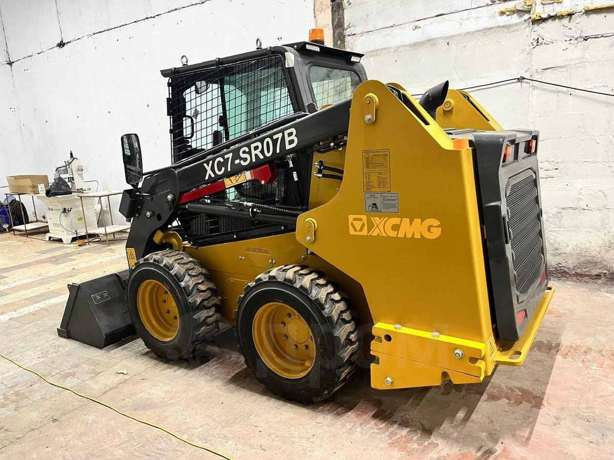 XCMG XC7-SR07 - Мини-погрузчик с бортовым поворотом: фото 5 XCMG XC7-SR07 - Мини-погрузчик с бортовым поворотом: фото 5
