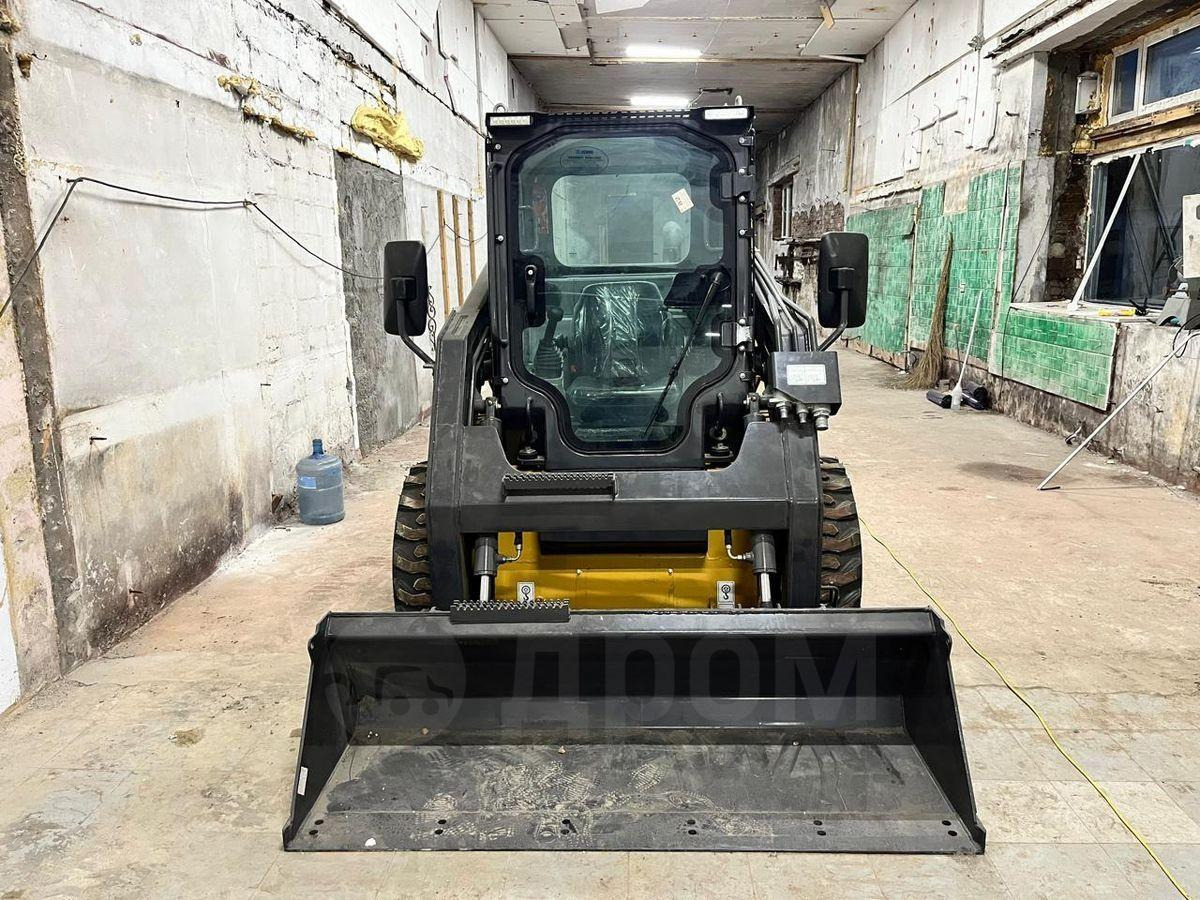 XCMG XC7-SR07 - Мини-погрузчик с бортовым поворотом: фото 1 XCMG XC7-SR07 - Мини-погрузчик с бортовым поворотом: фото 1