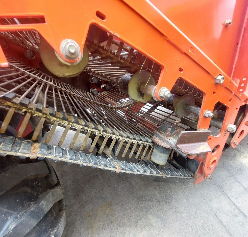 Картофелеуборочный комбайн Grimme SE 150/170-60: фото 29 Картофелеуборочный комбайн Grimme SE 150/170-60: фото 29