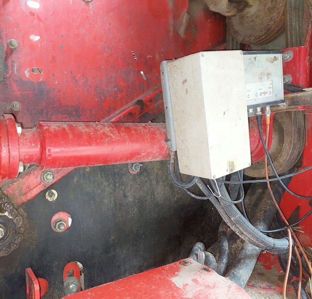 Картофелеуборочный комбайн Grimme SE 150/170-60: фото 37 Картофелеуборочный комбайн Grimme SE 150/170-60: фото 37