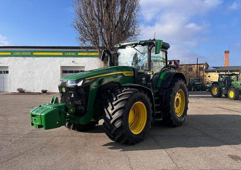John Deere 8R 410 - Трактор: фото 1 John Deere 8R 410 - Трактор: фото 1