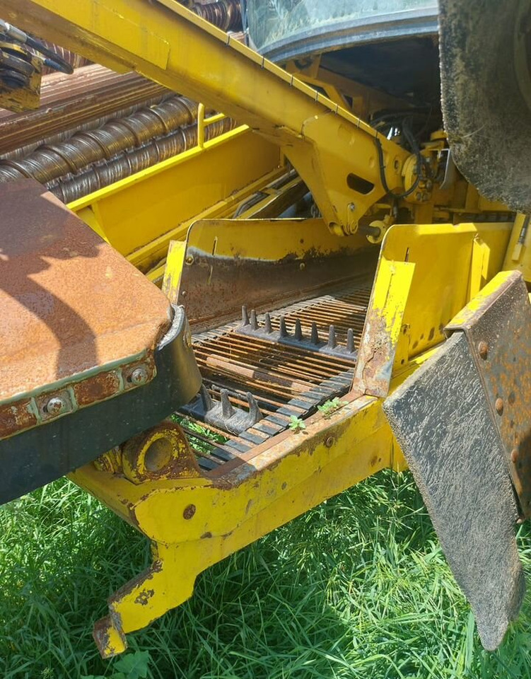 Ropa Maschinenbau Euro-Maus 2 - Свеклоуборочный комбайн: фото 4 Ropa Maschinenbau Euro-Maus 2 - Свеклоуборочный комбайн: фото 4