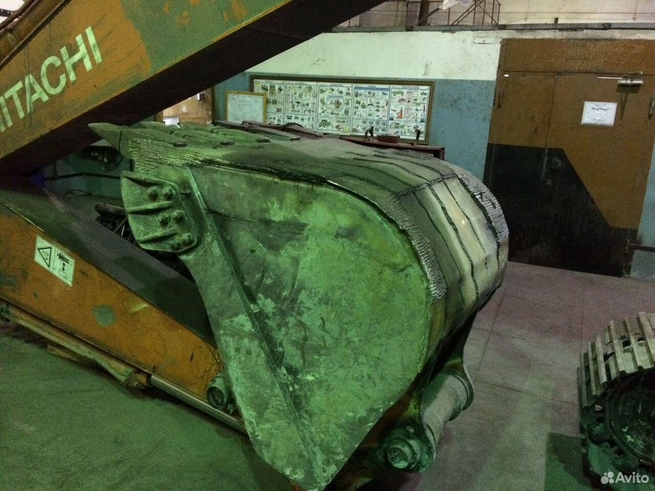 Гусеничный экскаватор Hitachi ZX240-3: фото 6