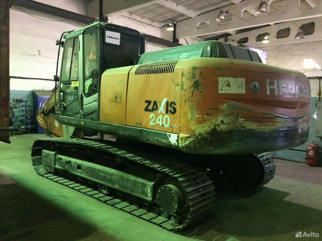 Hitachi ZX240-3 - Гусеничный экскаватор: фото 2 Hitachi ZX240-3 - Гусеничный экскаватор: фото 2