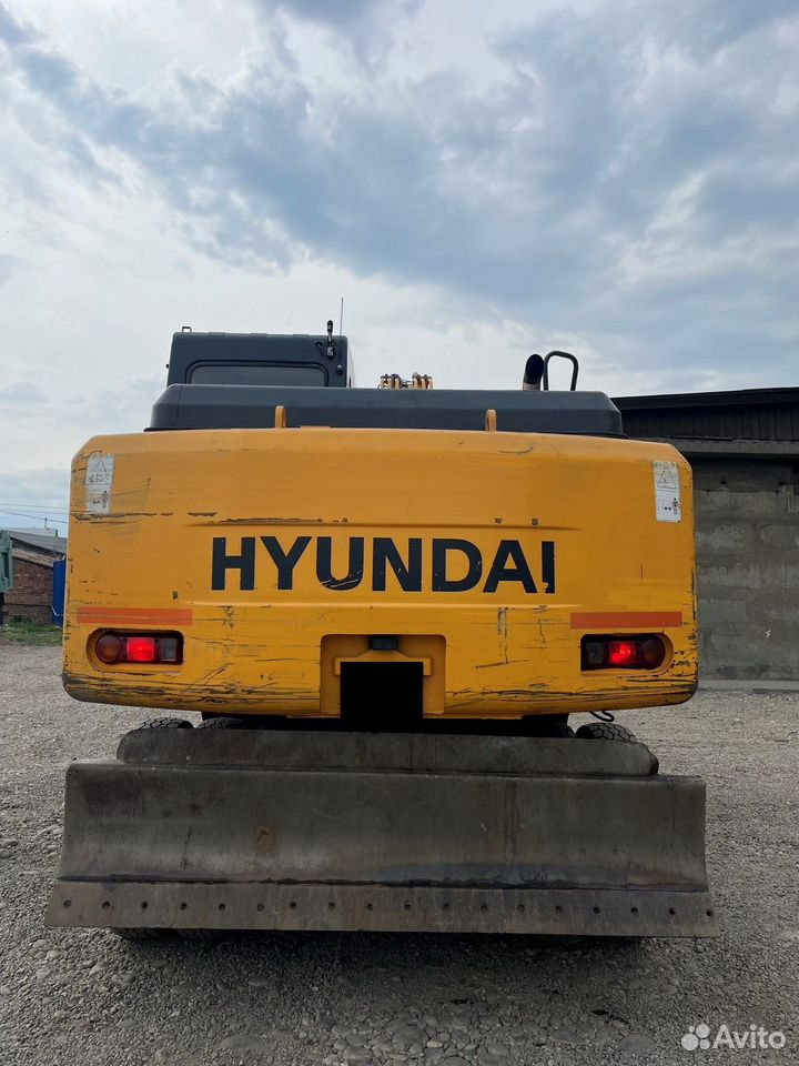 Hyundai R140W-7 - Колёсный экскаватор: фото 4 Hyundai R140W-7 - Колёсный экскаватор: фото 4