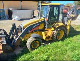 Экскаватор Volvo BL61 с гидромолотом НВ400 - Строительная техника: фото 1 Экскаватор Volvo BL61 с гидромолотом НВ400 - Строительная техника: фото 1