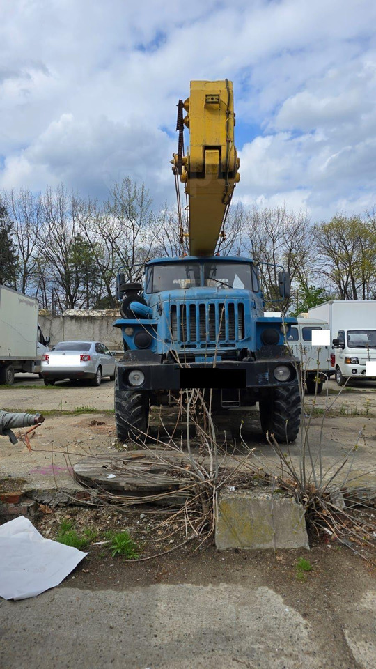 Грузовик с подъемником Урал 4320-1151-61: фото 6