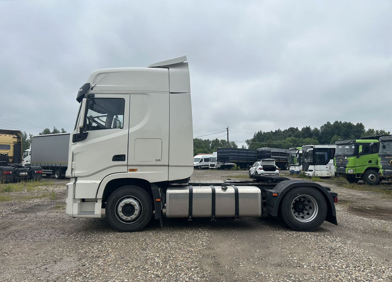 Dongfeng DFH - Тягач: фото 2 Dongfeng DFH - Тягач: фото 2
