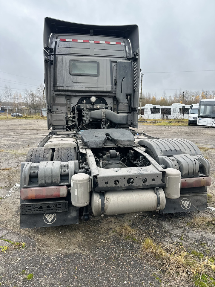 FOTON Auman EST A - Тягач: фото 3 FOTON Auman EST A - Тягач: фото 3