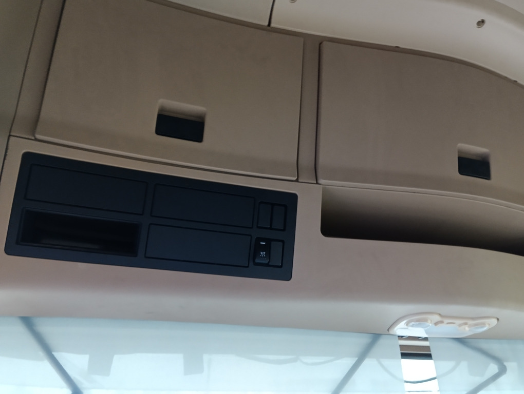 Тягач SHACMAN SX42584V324: фото 6 Тягач SHACMAN SX42584V324: фото 6