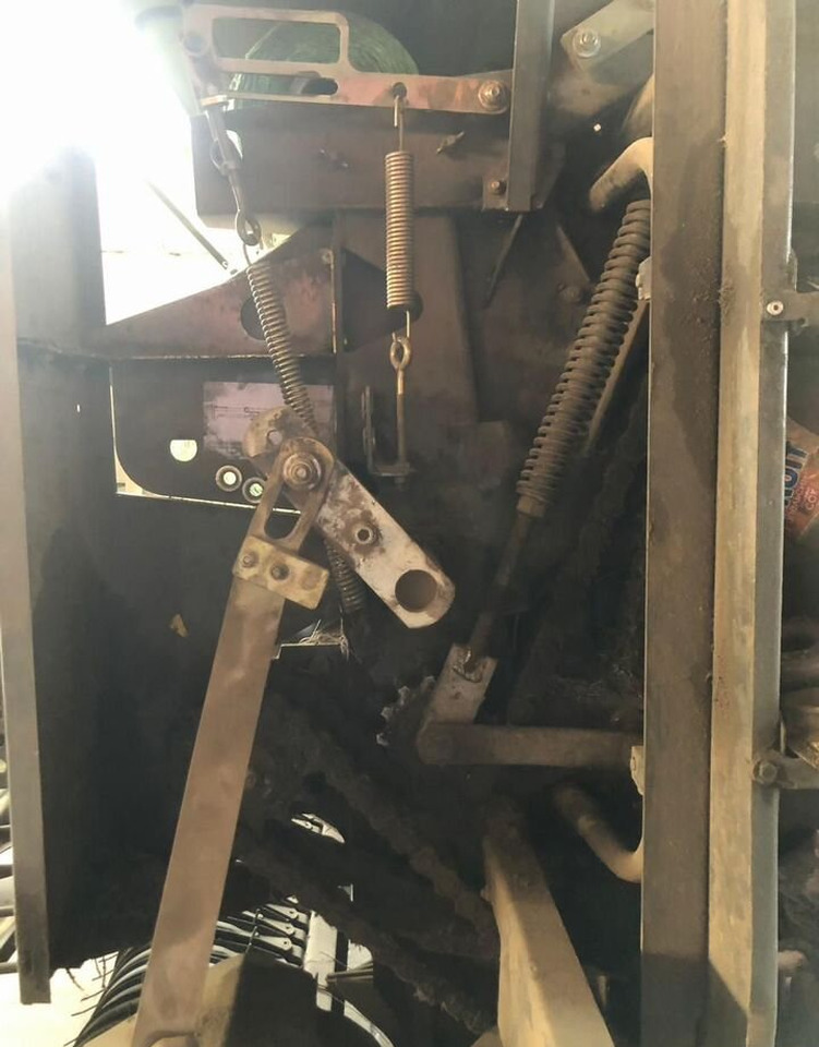 Пресс-подборщик рулонный Claas Rollant 350: фото 9