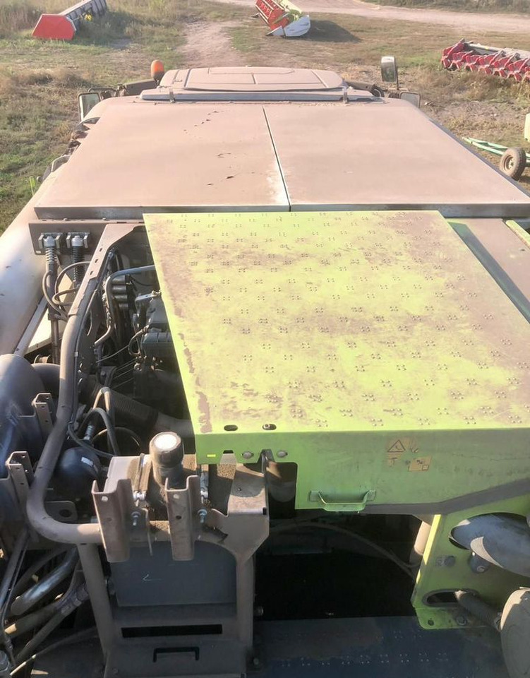 Зерноуборочный комбайн Claas Tucano 450: фото 16 Зерноуборочный комбайн Claas Tucano 450: фото 16