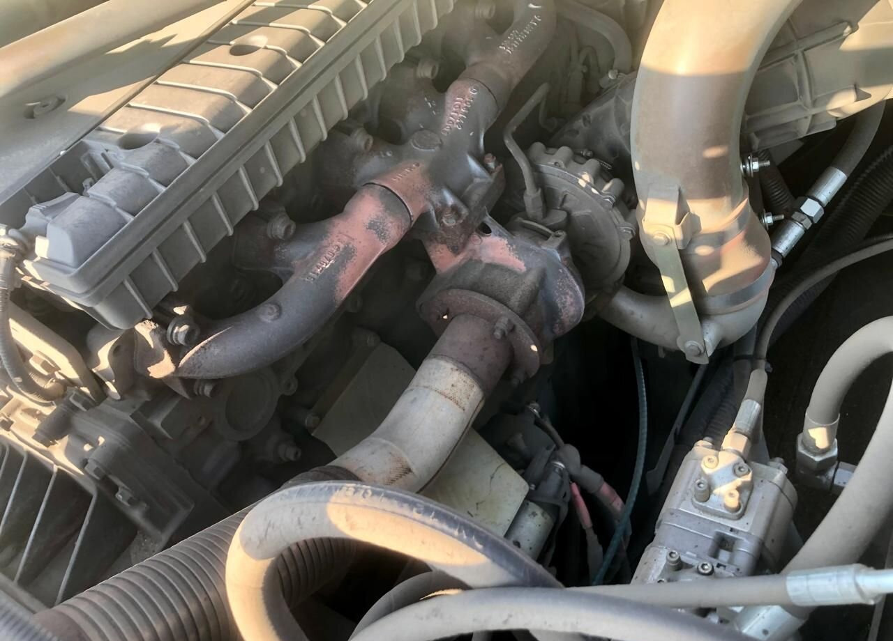 Зерноуборочный комбайн Claas Tucano 450: фото 17 Зерноуборочный комбайн Claas Tucano 450: фото 17