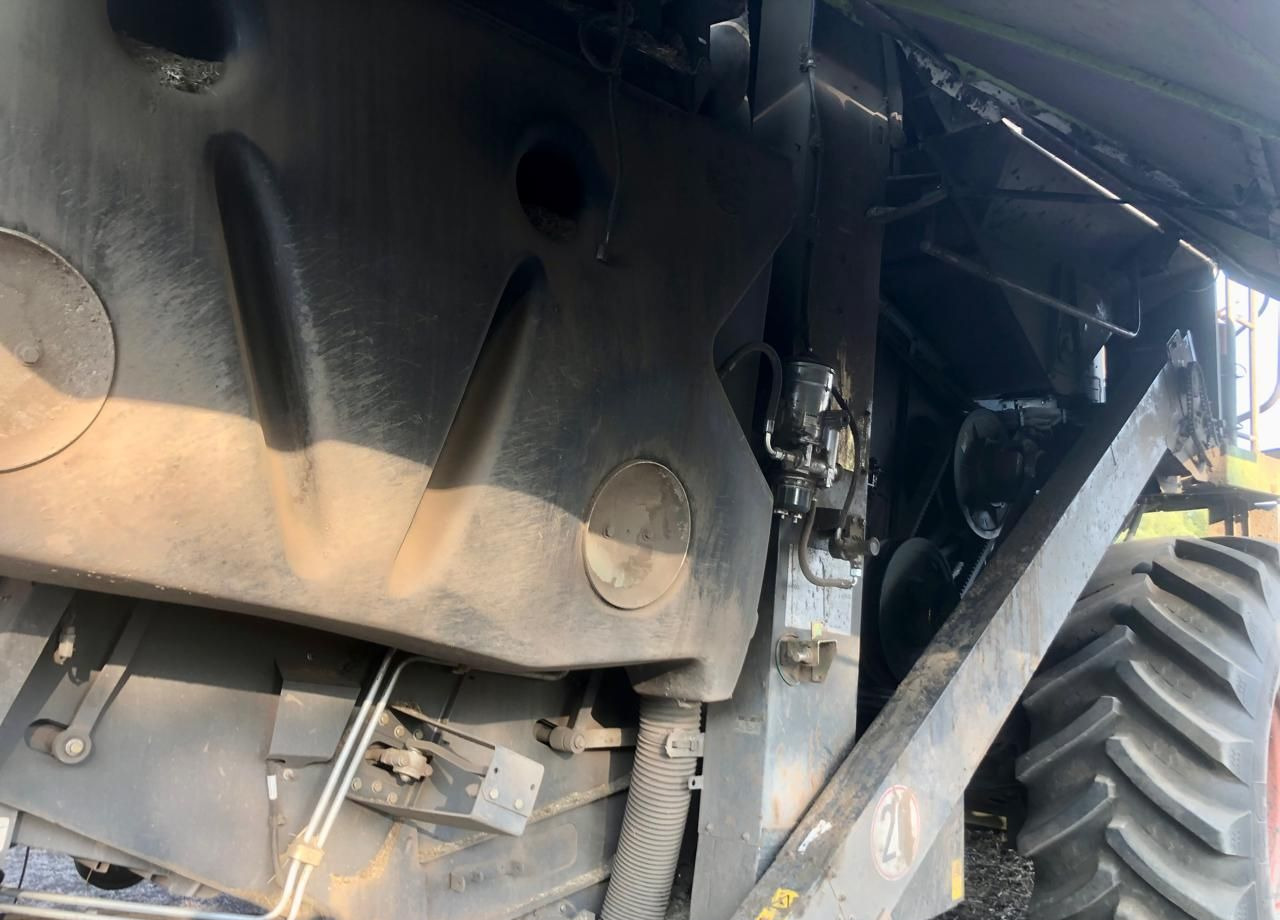 Зерноуборочный комбайн Claas Tucano 450: фото 12 Зерноуборочный комбайн Claas Tucano 450: фото 12