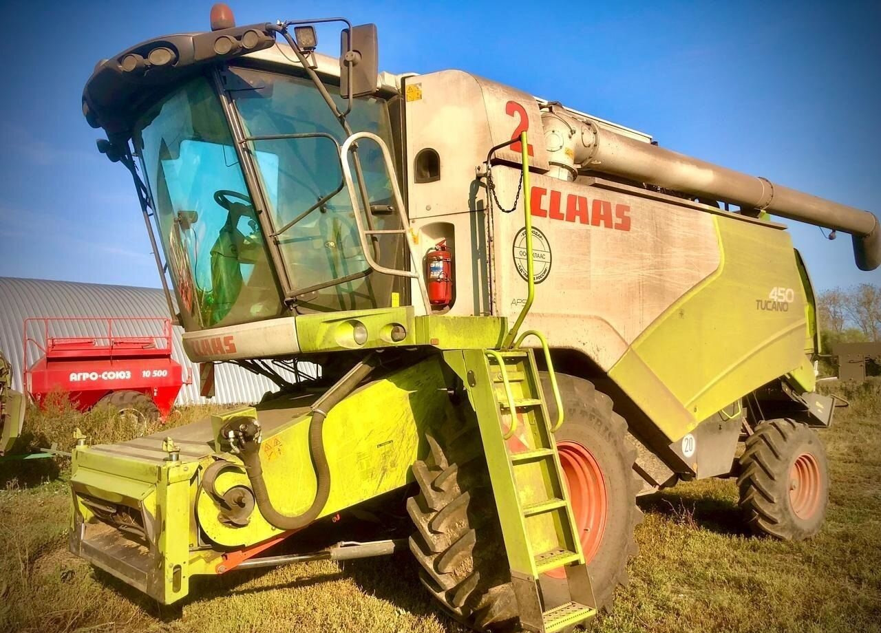 Claas Tucano 450 - Зерноуборочный комбайн: фото 1 Claas Tucano 450 - Зерноуборочный комбайн: фото 1
