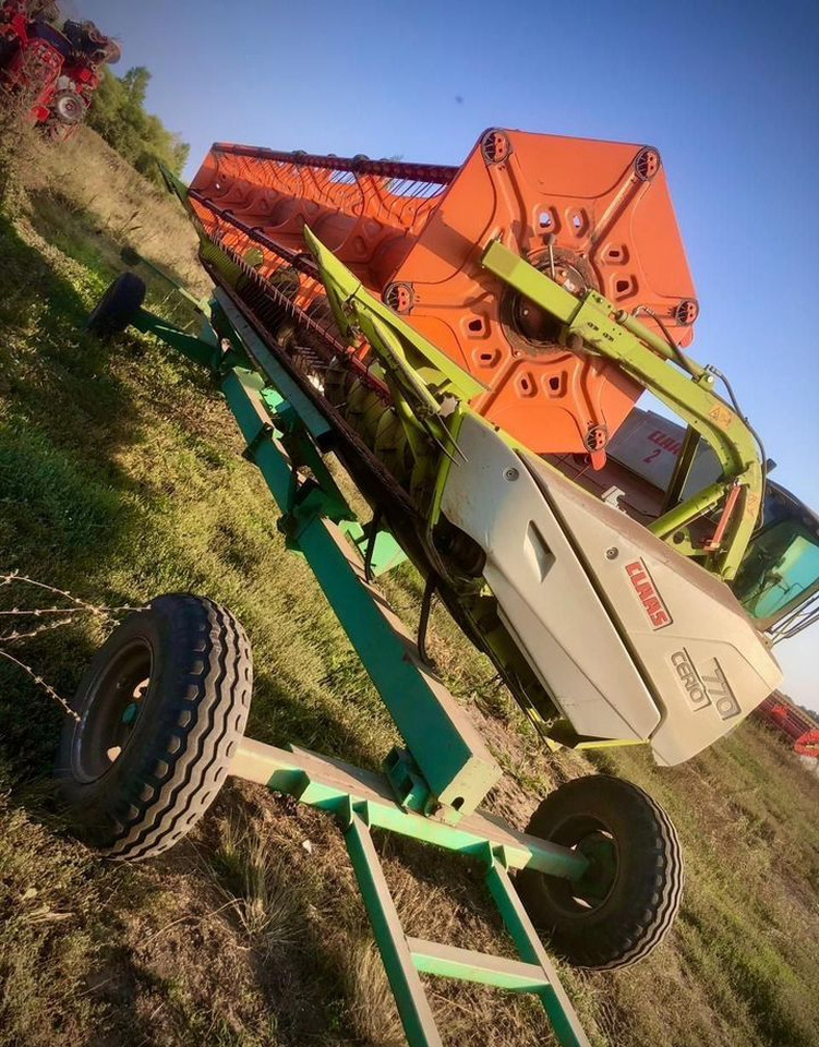 Зерноуборочный комбайн Claas Tucano 450: фото 13 Зерноуборочный комбайн Claas Tucano 450: фото 13