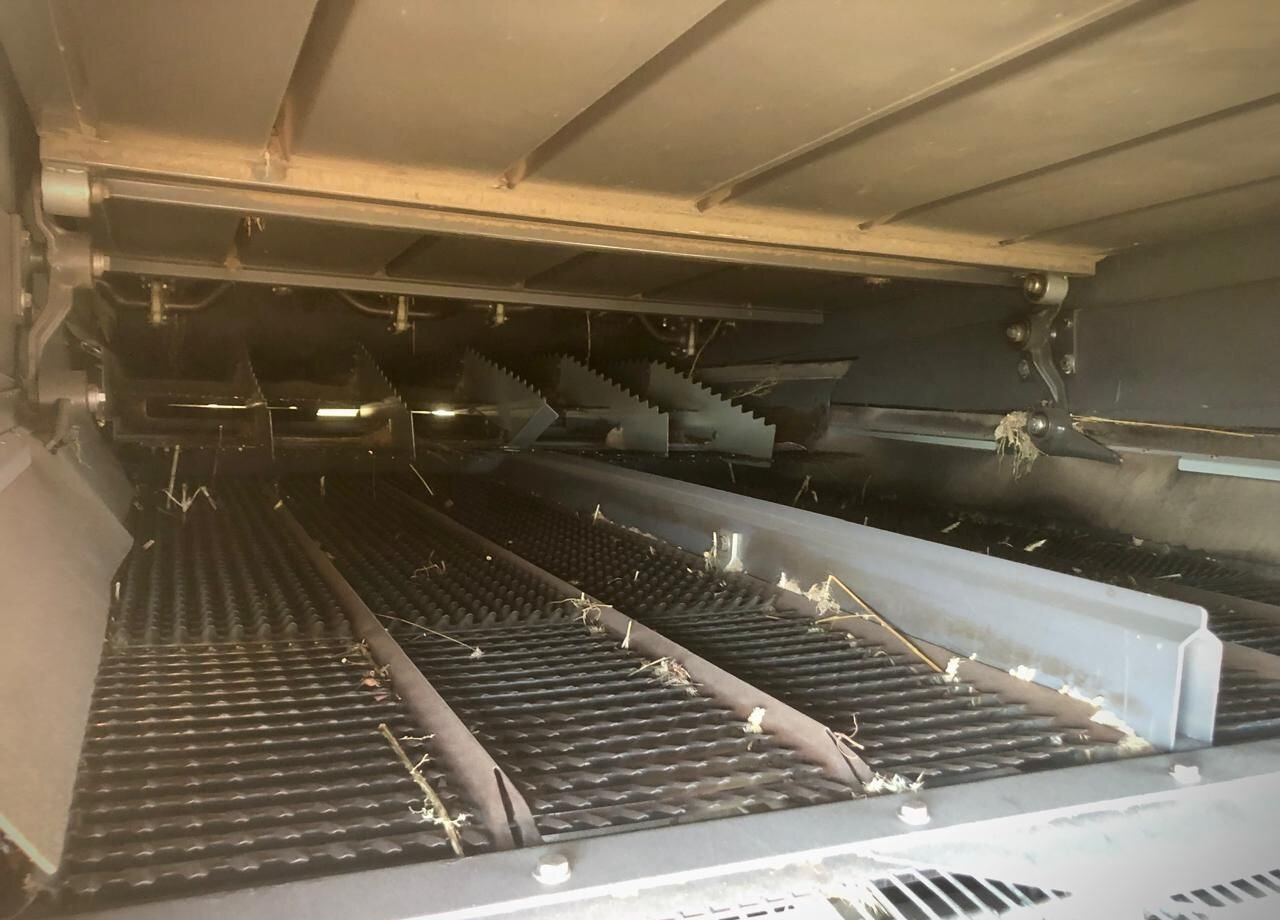 Зерноуборочный комбайн Claas Tucano 450: фото 20 Зерноуборочный комбайн Claas Tucano 450: фото 20