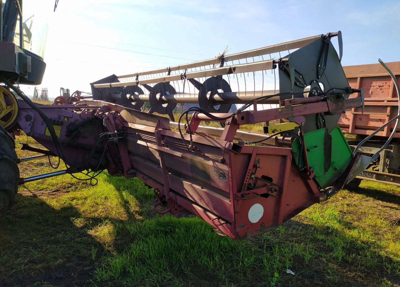 Гомсельмаш КЗС-1218 (Палессе GS12) - Зерноуборочный комбайн: фото 5 Гомсельмаш КЗС-1218 (Палессе GS12) - Зерноуборочный комбайн: фото 5