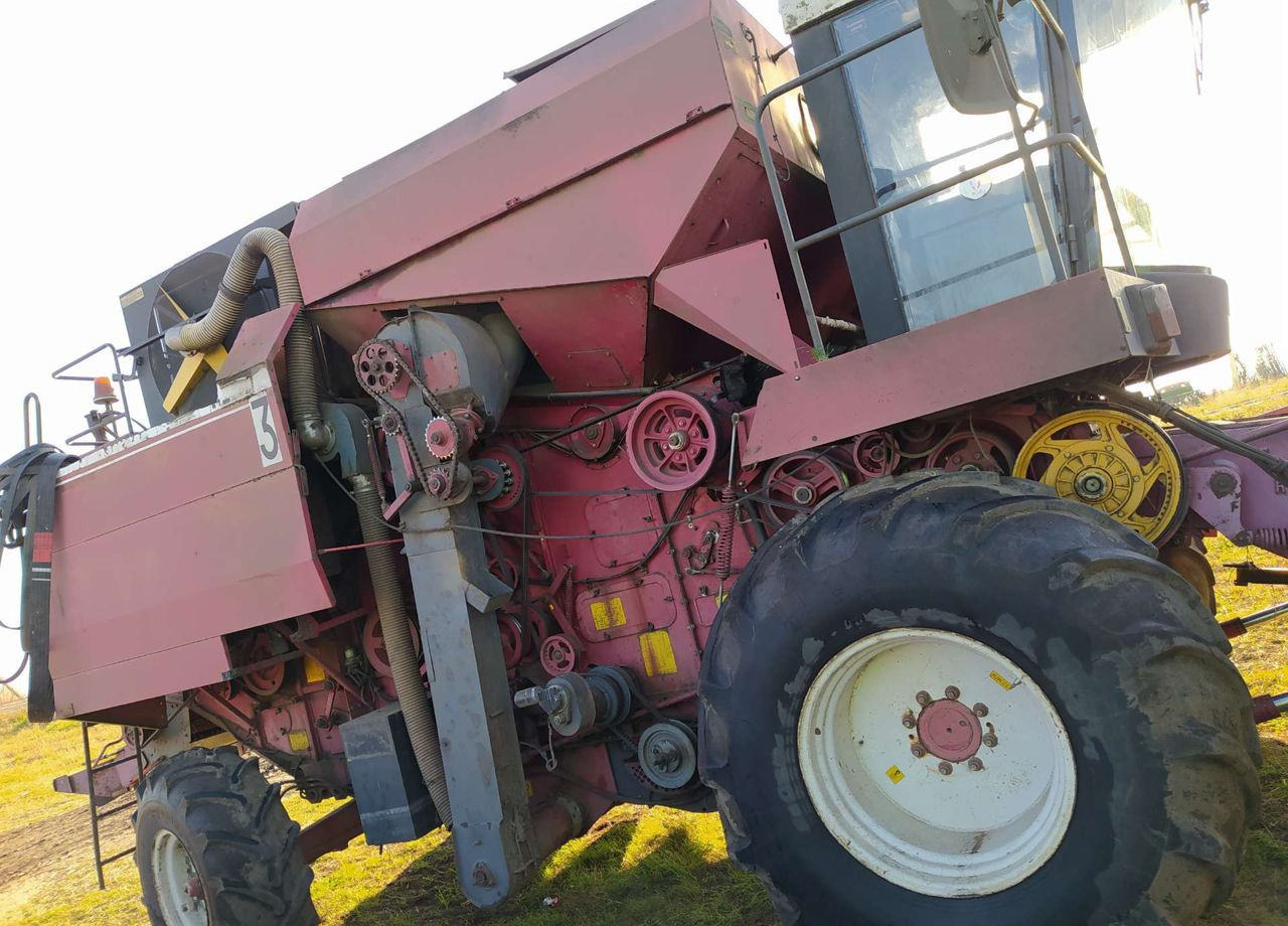 Гомсельмаш КЗС-1218 (Палессе GS12) - Зерноуборочный комбайн: фото 2 Гомсельмаш КЗС-1218 (Палессе GS12) - Зерноуборочный комбайн: фото 2