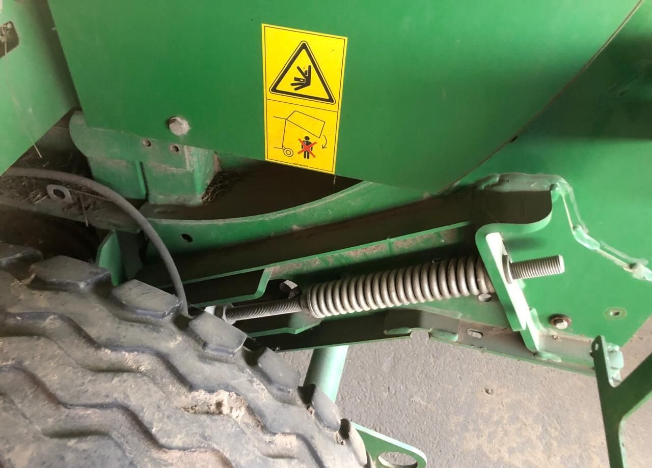 Пресс-подборщик рулонный John Deere F440E: фото 8