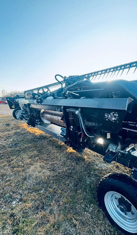 MacDon FD 135 - Жатка зерновая: фото 5 MacDon FD 135 - Жатка зерновая: фото 5