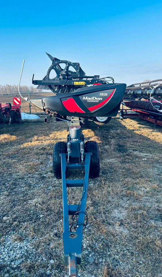MacDon FD 135 - Жатка зерновая: фото 2 MacDon FD 135 - Жатка зерновая: фото 2