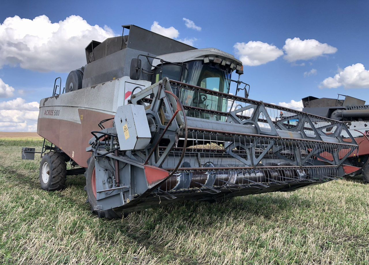Ростсельмаш Acros 585 - Зерноуборочный комбайн: фото 1 Ростсельмаш Acros 585 - Зерноуборочный комбайн: фото 1