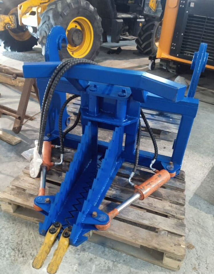 Захват корчеватель на фронтальный погрузчик - Захват: фото 5 Захват корчеватель на фронтальный погрузчик - Захват: фото 5