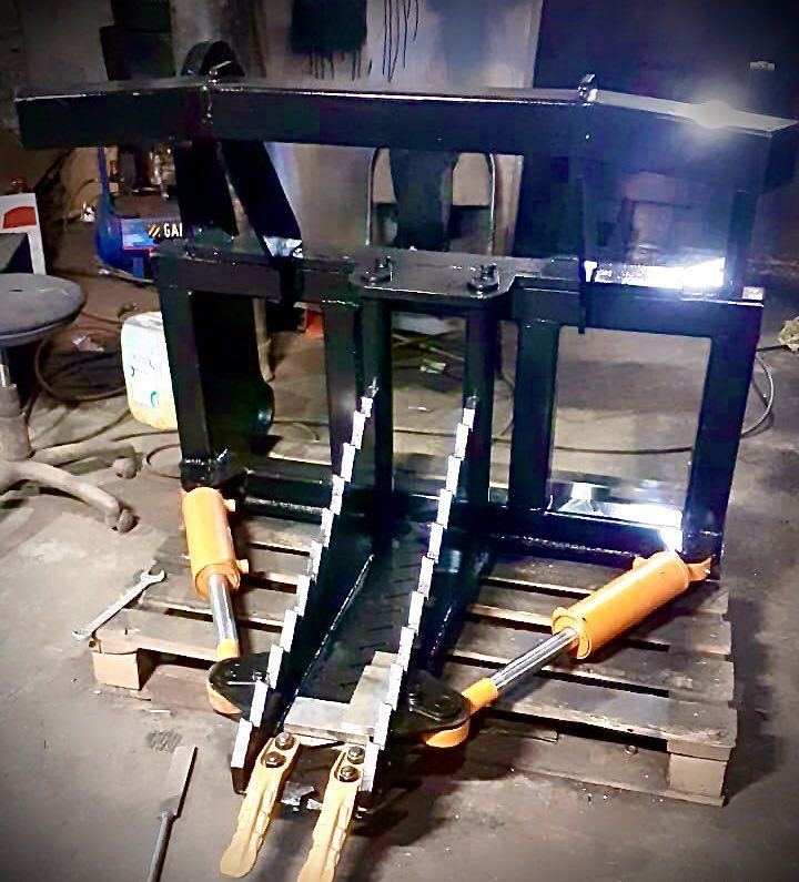 Захват Захват корчеватель на фронтальный погрузчик: фото 8 Захват Захват корчеватель на фронтальный погрузчик: фото 8