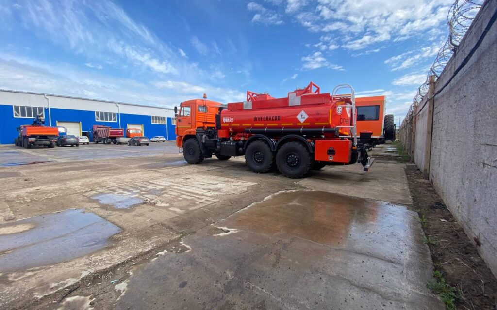 Грузовик с цистерной Автоцистерна КАМАЗ 5350-66 (D5), 2025: фото 10