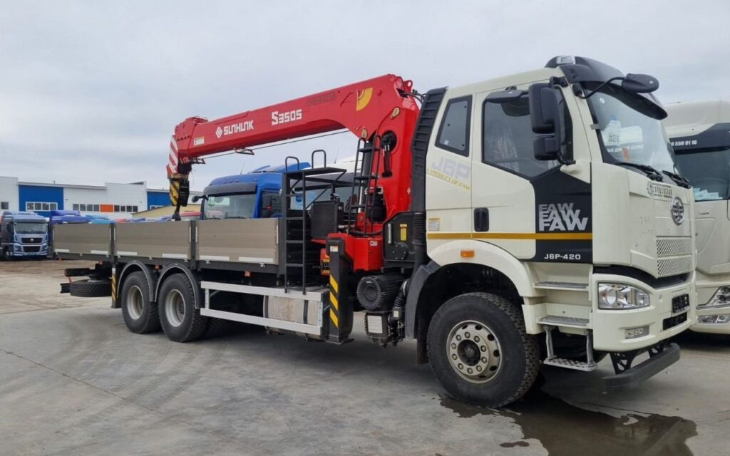 Бортовой грузовик FAW J6P 6х4 с КМУ Sunhunk S3505 2025 - Бортовой грузовик/ Платформа, Автоманипулятор: фото 1 Бортовой грузовик FAW J6P 6х4 с КМУ Sunhunk S3505 2025 - Бортовой грузовик/ Платформа, Автоманипулятор: фото 1